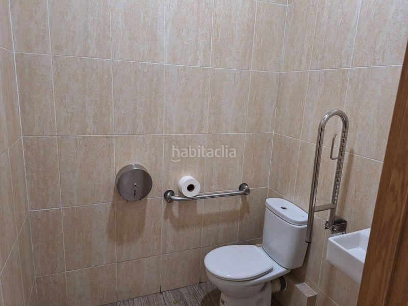 Foto 8f1fb1be-1664-4f02-88e3-da8de42b073f. Umzug geschäftsraum mit heizung in La Gavarra Cornellà de Llobregat