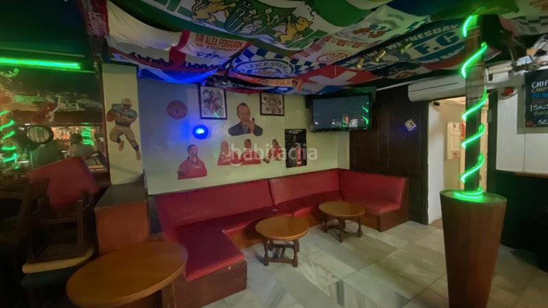 Foto e4c39c4b-6f71-49e9-b946-a29b2dcaa259. Local comercial venta de local con salida de humos y licencia de bar musical en Calella