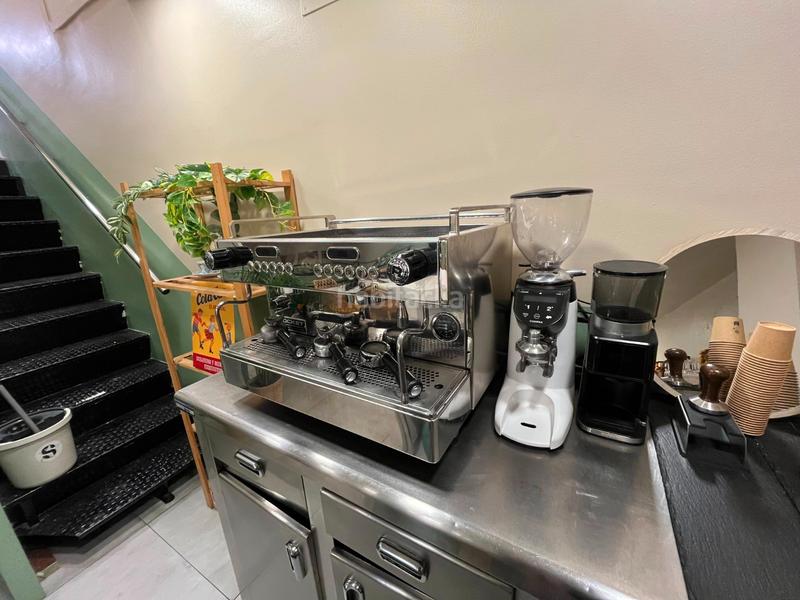 Foto 229e0ed2-26c0-4451-8e92-3e4df2ce661a. Traspàs local comercial amb calefacció a Provençals del Poblenou Barcelona