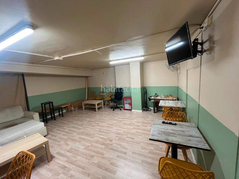 Foto ca05b14e-7636-47c6-a9ce-c83942585ec8. Trapasso locale commerciale con riscaldamento in Provençals del Poblenou Barcelona