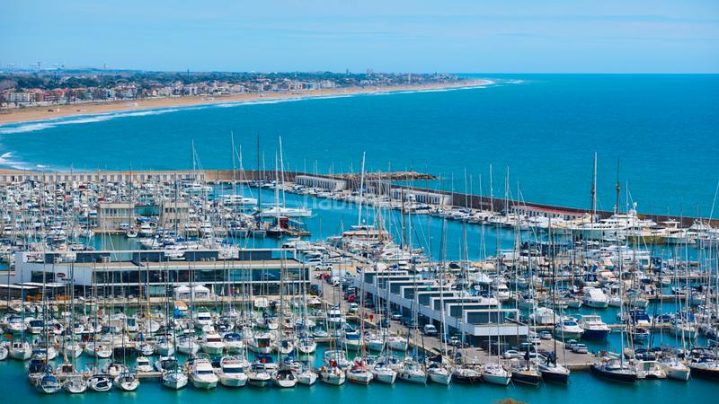 Foto e8064d22-c7c8-450b-83bb-eaeb135d9f4c. Traspaso local comercial traspaso pastelería con obrador en Castelldefels