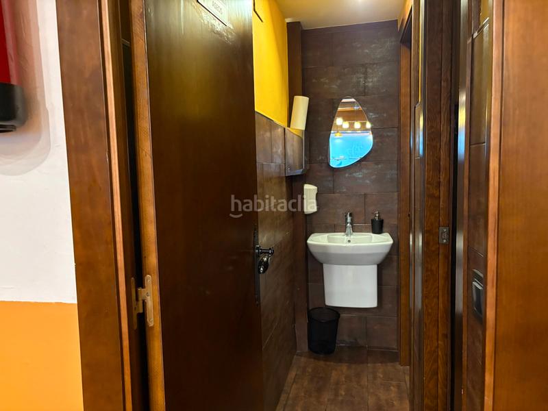 Foto 02726179-8970-4f04-ba21-6bd22ec9d94e. Trapasso locale commerciale con riscaldamento in La Gavarra Cornellà de Llobregat