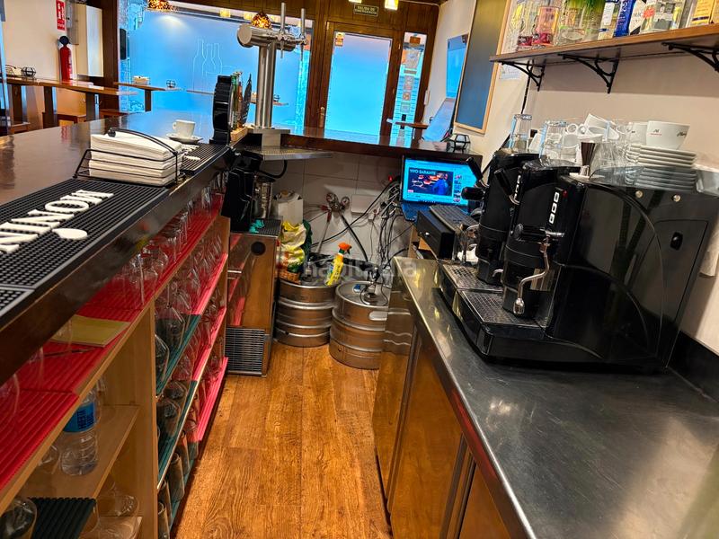 Foto 9ad60a26-123f-49db-b43f-7daa732efc07. Trapasso locale commerciale con riscaldamento in La Gavarra Cornellà de Llobregat