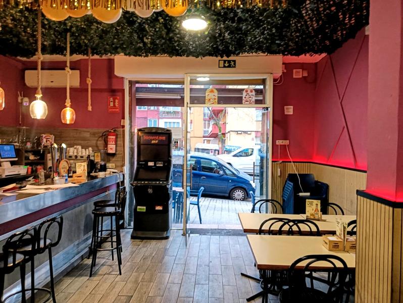 Foto b8b10176-5cb7-412e-b506-07afae3c789b. Traspaso local comercial traspaso de bar con terraza en Sabadell