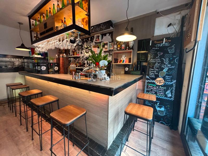 Foto a1995dcd-2a79-40a2-82bc-85e61ebd4f1d. Traspaso local comercial traspaso bar con licencia c2 en eixample, en Barcelona
