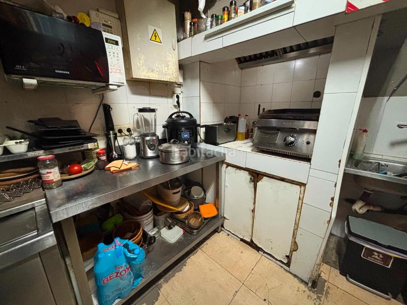 Foto 9d9d64b8-efdf-47a2-91d6-e0427eeab8bb. Trapasso locale commerciale con riscaldamento in Sant Antoni Barcelona