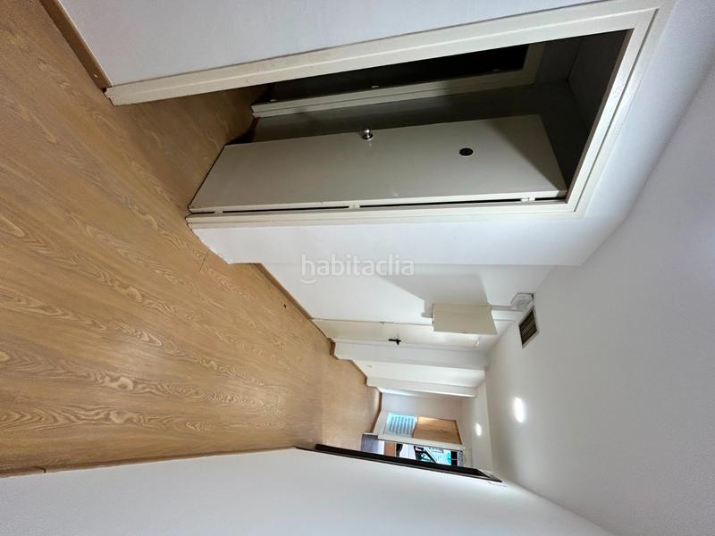 Foto b1038423-9f5f-4e42-882c-cb277ae35891. Alquiler local comercial alquiler local comercial en el centro en Castelldefels