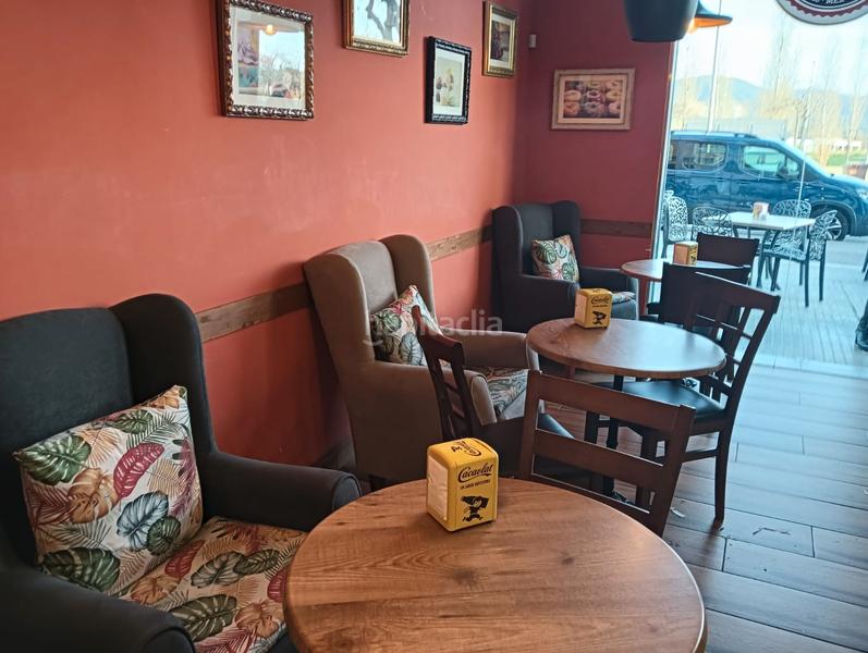 Foto 73817eb6-ae76-4fba-9370-b44e99984078. Trapasso locale commerciale con riscaldamento in Santa Perpètua de Mogoda