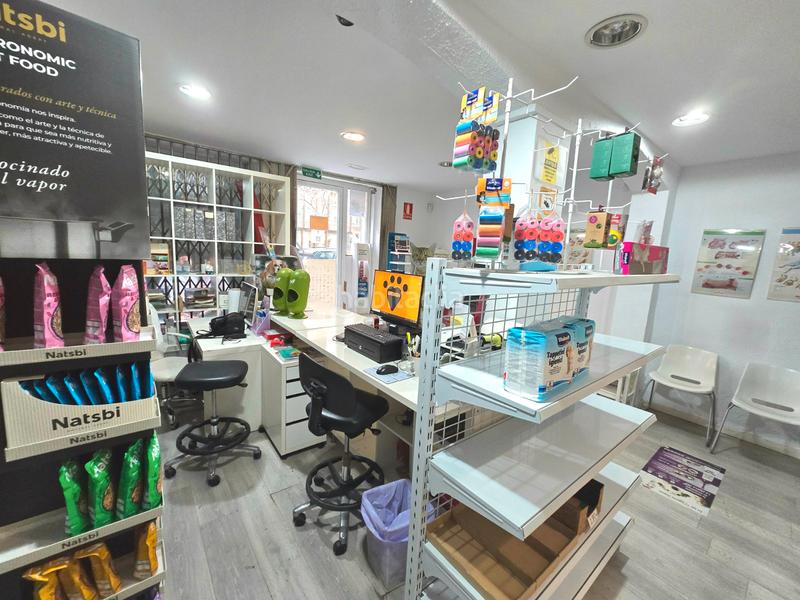 Foto 9cd8cf19-0e94-4a8d-8243-d3181f12eca5. Traspaso local comercial traspaso clínica veterinaria en sagrada família en Barcelona