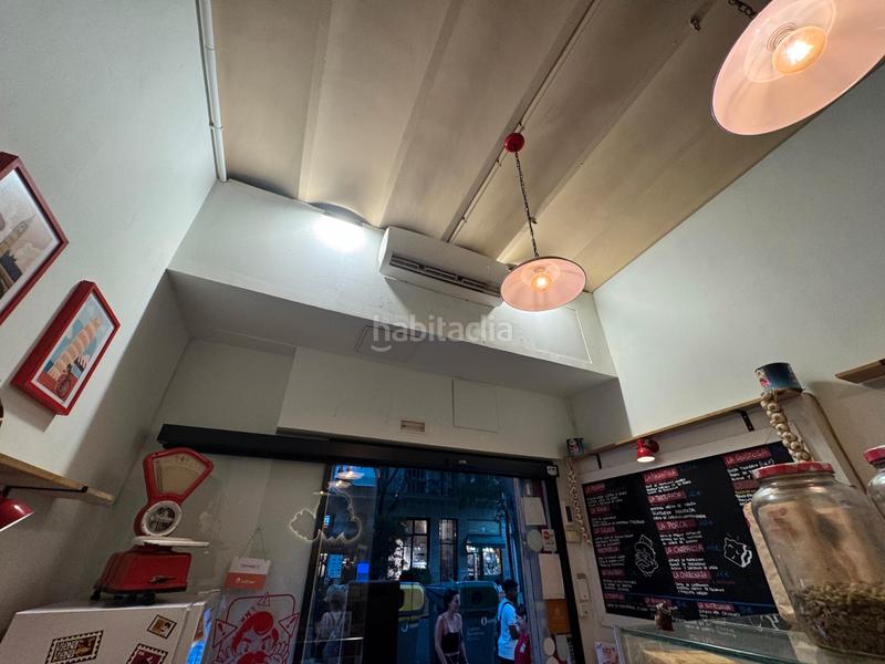 Foto 25213deb-a1ff-4da5-a719-4d3398596e6c. Trapasso locale commerciale in Sant Antoni Barcelona