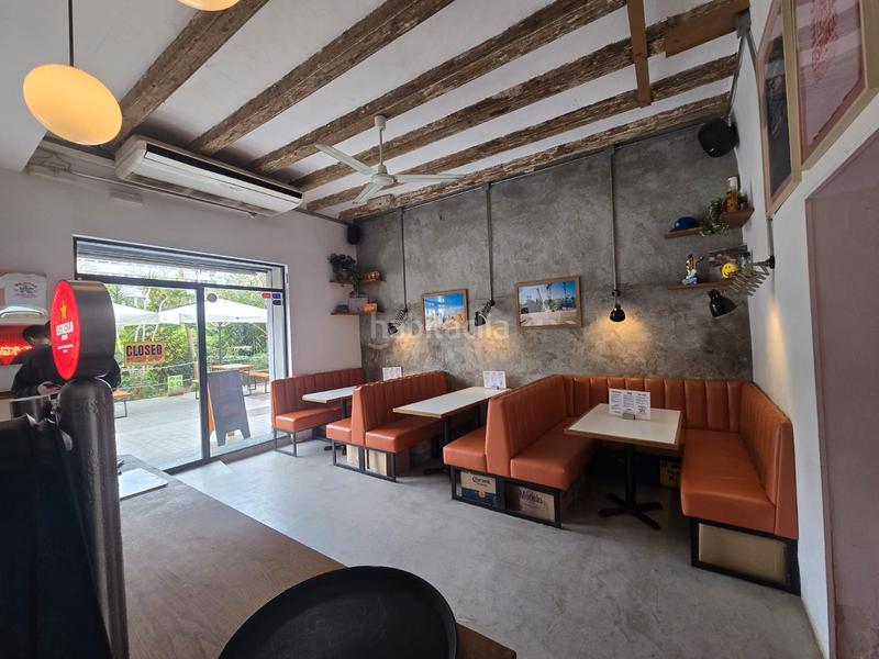 Foto eade5db5-fefe-4c90-b6c2-ce629939d1ad. Trapasso locale commerciale con riscaldamento in Raval Barcelona