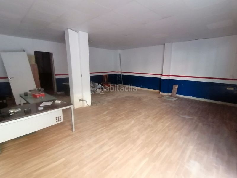 Foto 0b11c958-0cf5-4878-822d-d79cafb09782. Local comercial a Llefià Badalona