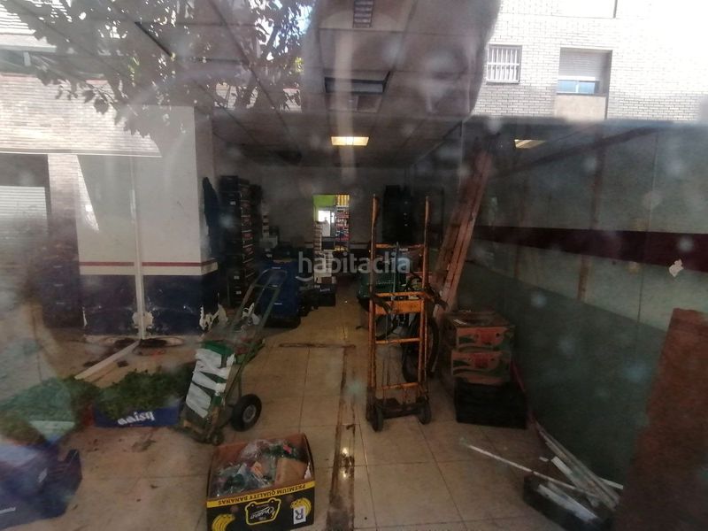Foto 4b8a747b-902f-4f20-a0bf-bcef409b49d2. Local comercial a Llefià Badalona