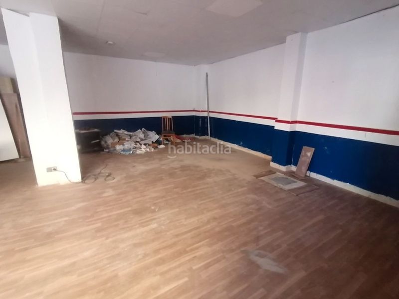 Foto c087a580-6360-4f31-91f6-679c218d4c86. Local comercial a Llefià Badalona