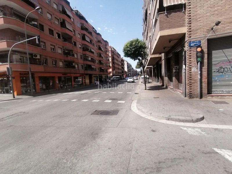 Foto d0ffafcc-36e1-4f96-a6e2-fda49de479a7. Local comercial a Llefià Badalona