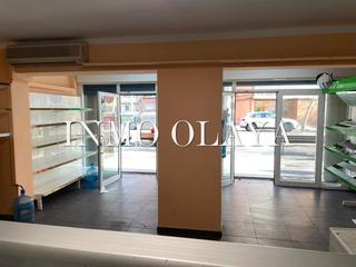 Miete Geschäftsraum in La Marina del Port. Alquiler de local comercial en zona franca – ideal para colmado