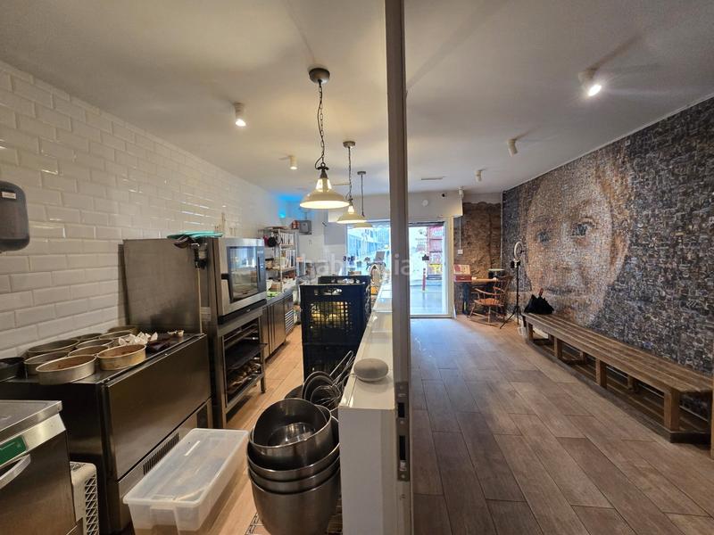 Foto 15afeaef-7ef0-4c7e-90ba-aca711d850e6. Traspaso local comercial traspaso de pastelería con obrador en Poblenou en Barcelona