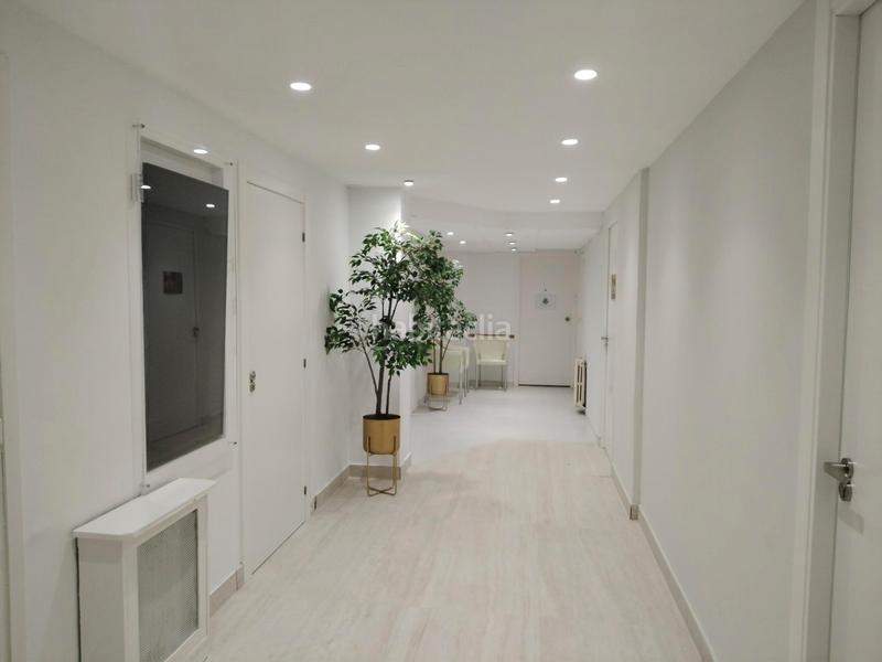 Foto ae2927c6-7d3f-4c33-844a-bad94f7c01bf. Oficina a Tres Torres Barcelona