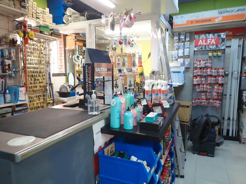 Foto 6fd3b69b-6300-45bc-bf3c-d7f46b2d0258. Traspaso local comercial traspaso ferretería en Ciutat Cooperativa-Molí Nou Sant Boi de Llobregat