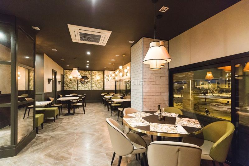 Foto 04a1067c-3319-4069-a2b6-07886975f36e. Traspàs local comercial amb calefacció a Centre Badalona