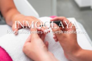 Traspàs Local Comercial a Sagrada Família. Traspaso de centro de uñas en barcelona - sagrada familia
