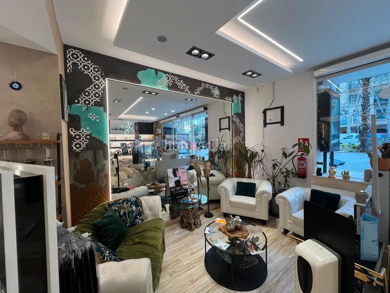 Foto e67644ac-6b9c-40e3-ae63-7cd0343065e3. Traspaso local comercial traspaso peluquería de lujo - zona sarrià - sant gervasi en Barcelona