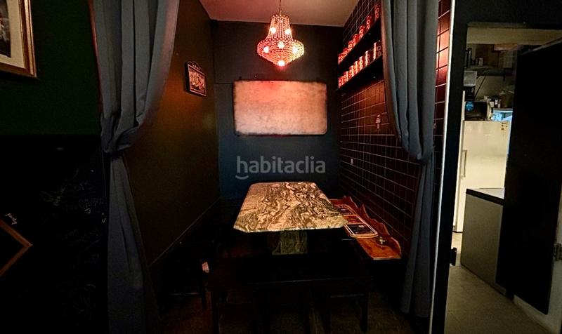 Foto f3d43f32-68d8-4ee8-8e30-f5c0cabe6b12. Trapasso locale commerciale con riscaldamento in Raval Barcelona