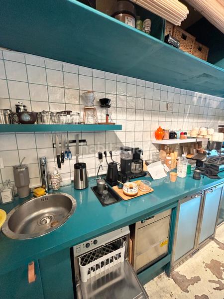 Foto 1b9645ee-a39a-4c82-b3d8-1ff1d2f1d237. Traspaso local comercial traspaso bar cafetería playa en Castelldefels