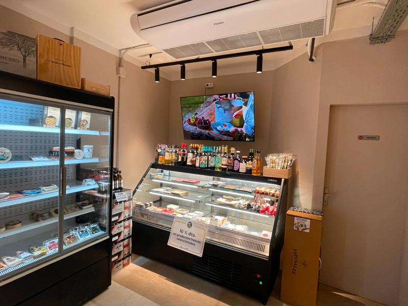 Foto c23f8e21-5c43-4b2e-8032-1e2ed479d7a7. Trapasso locale commerciale in La Nova Esquerra de l´Eixample Barcelona