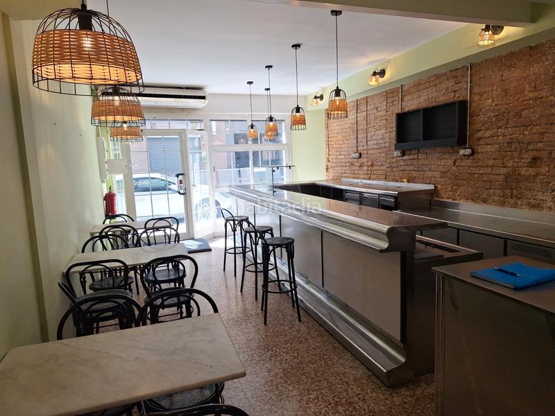 Foto 2f93a818-e8ed-454f-b8ed-34bc286b3406. Traspaso local comercial traspaso bar churrería con salida de humos en Esplugues de Llobregat