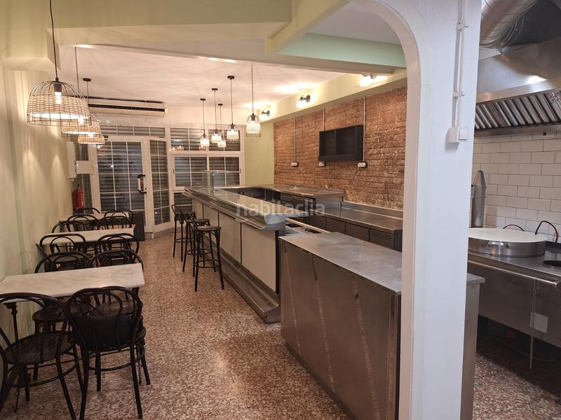 Foto 376e126d-fd84-4c54-bfd1-8d8b3f9d2c70. Traspaso local comercial traspaso bar churrería con salida de humos en Esplugues de Llobregat