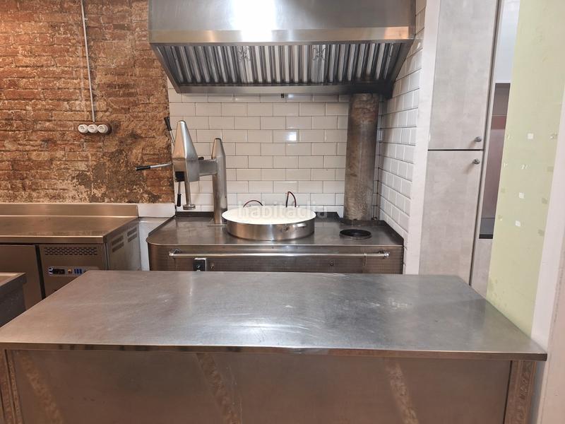 Foto 8906aaf5-590d-4d25-bf21-8c5a8daeedd6. Traspaso local comercial traspaso bar churrería con salida de humos en Esplugues de Llobregat