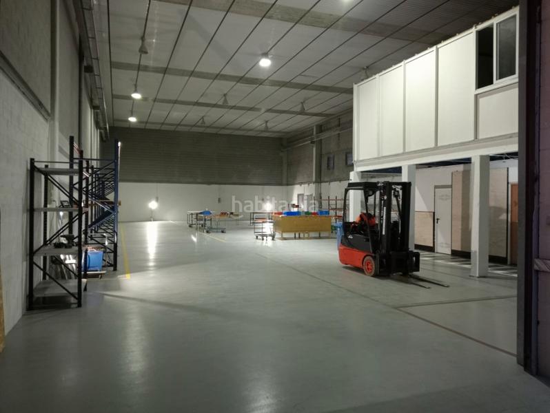 Foto 02efb917-43c9-4f4a-aace-01744480e1d1. Rent industrial building in Sud-Zona Industrial Castellar del Vallès