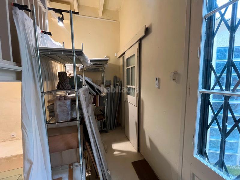 Foto 327c1c4b-568f-4756-8d64-c453e50bceb6. Pas-de-porte local commercial dans Vila de Gràcia Barcelona