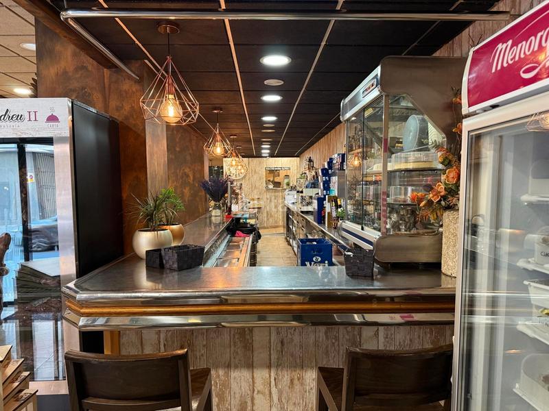 Foto 787a975e-8d8e-4e0d-9cf2-9fbe070f4fb0. Pas-de-porte local commercial avec chauffage dans Sant Ramón Cerdanyola del Vallès