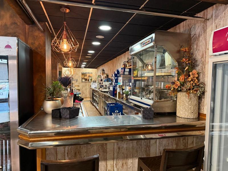 Foto 199cb99a-7226-4aeb-9003-d1214fcfc66f. Trapasso locale commerciale con riscaldamento in Sant Ramón Cerdanyola del Vallès