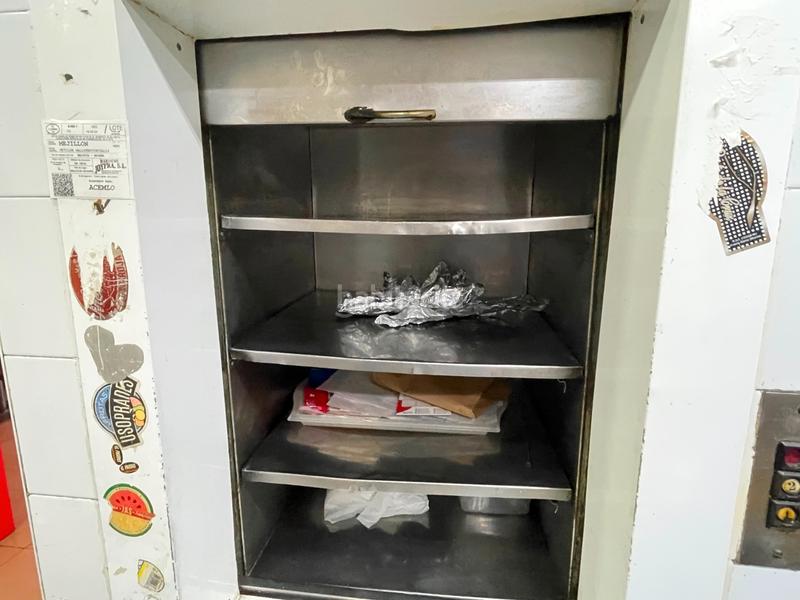 Foto e5ab404e-71cc-4c44-b28f-0ffc52f7dcfe. Transfer business premise with heating in Granvia LH Hospitalet de Llobregat (L´)