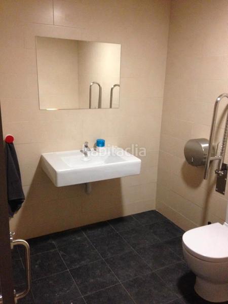 Foto 1eb2f880-d3e7-4c7a-b85e-edceda145a4c. Pas-de-porte local commercial avec chauffage dans Hostal Granollers