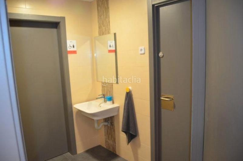 Foto d1d9bd70-387f-467e-8a0e-d675aef921b1. Pas-de-porte local commercial avec chauffage dans Hostal Granollers