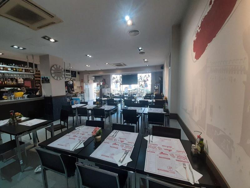 Foto 904d700f-5e0d-4016-8e74-f88966c51d87. Traspaso local comercial traspaso bar restaurante c3 sali en Castelldefels