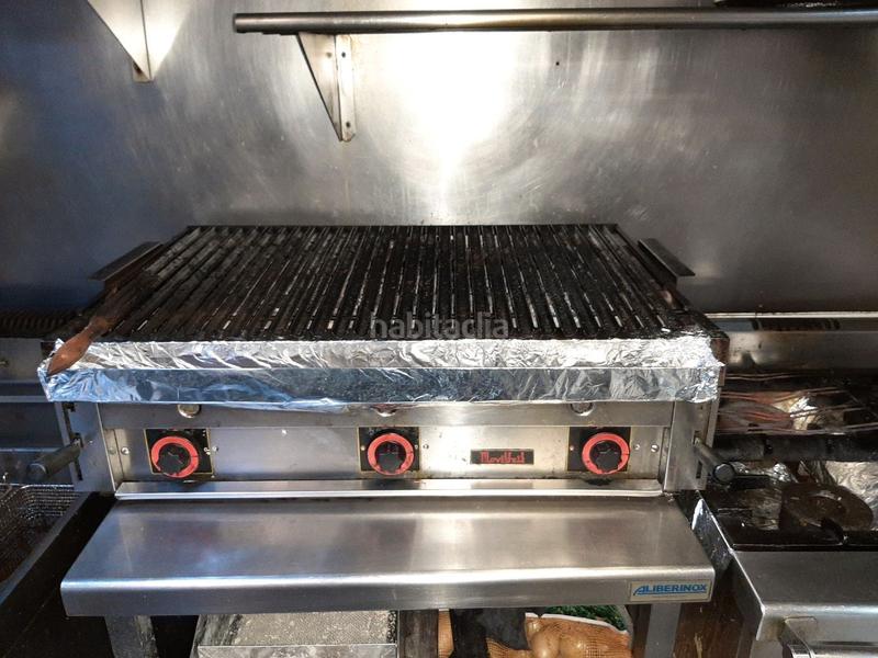 Foto 9f96624f-442e-44dc-8489-adf5756077c3. Traspaso local comercial traspaso bar restaurante c3 sali en Castelldefels