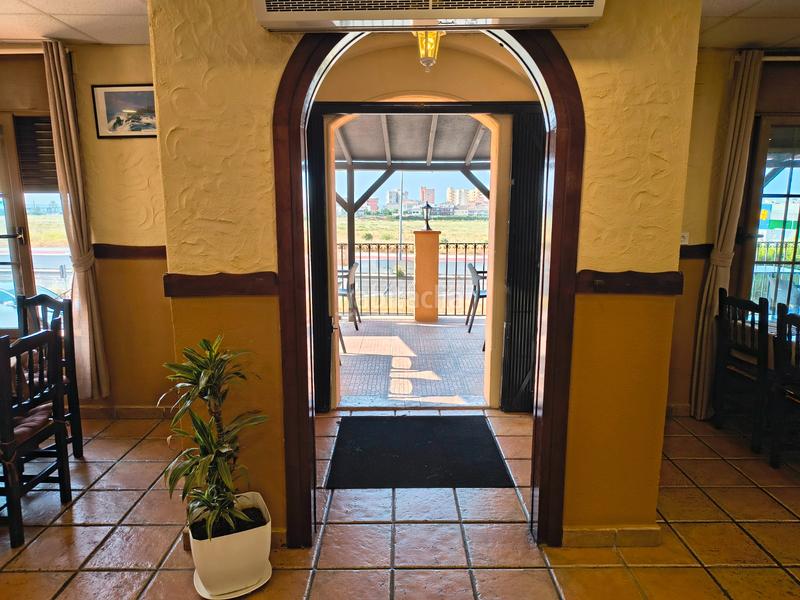 Foto a8d01fcb-6a7d-4d7e-9e5e-f60d2df2151c. Traspaso local comercial traspaso restaurante en tarragona en Cunit