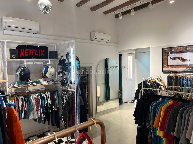 Foto 7450c6c1-c486-465f-928d-4ae2c94e6f8a. Pas-de-porte local commercial dans Sant Antoni Barcelona