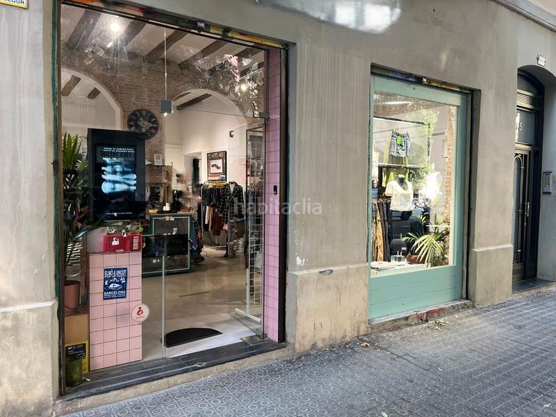 Foto 79bf1fd2-e5c4-4966-8866-09d26551d445. Pas-de-porte local commercial dans Sant Antoni Barcelona