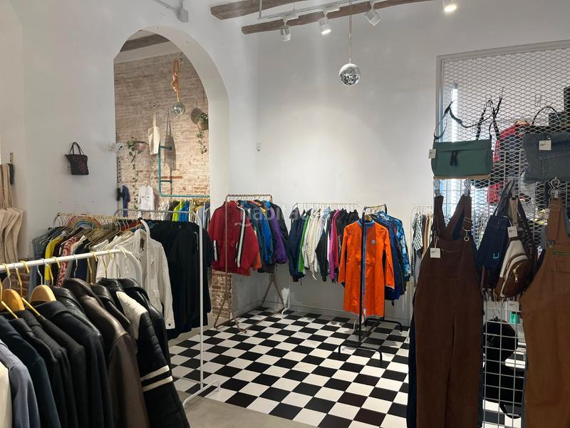 Foto 7c242556-a410-4151-b357-03fa52b05f0c. Pas-de-porte local commercial dans Sant Antoni Barcelona