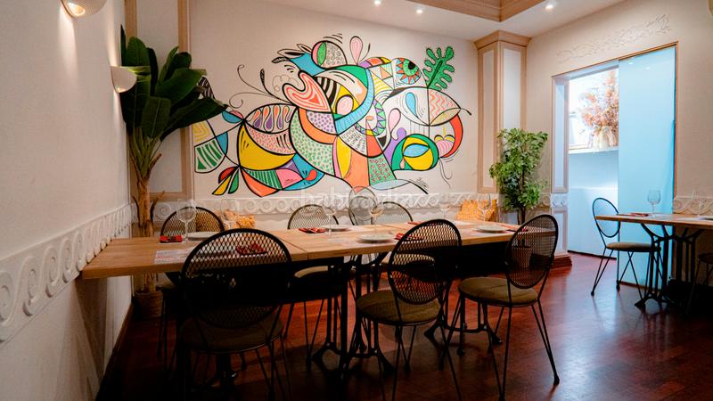 Foto 63f72170-9c00-4005-b7a3-d3e5315c7005. Traspaso local comercial traspaso restaurante finca entera situado centro en Sabadell