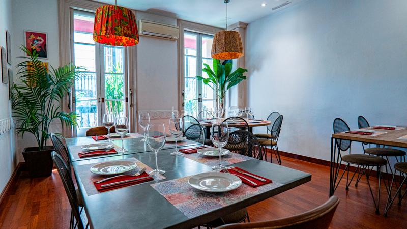 Foto f14e9d0c-66af-4c2f-ba2f-951d9a226aa8. Traspaso local comercial traspaso restaurante finca entera situado centro en Sabadell