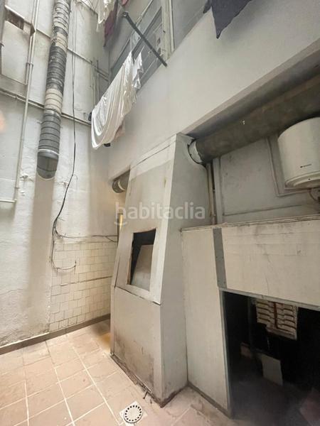 Foto 0652a008-c0dd-4f22-906f-9fba5b5aba1a. Local comercial amb calefacció a Barri de les Corts Barcelona