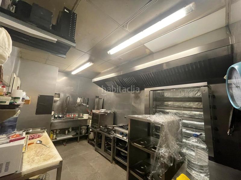 Foto f2426531-abe5-4a96-bb3e-5ca570306fa6. Local comercial amb calefacció a Barri de les Corts Barcelona