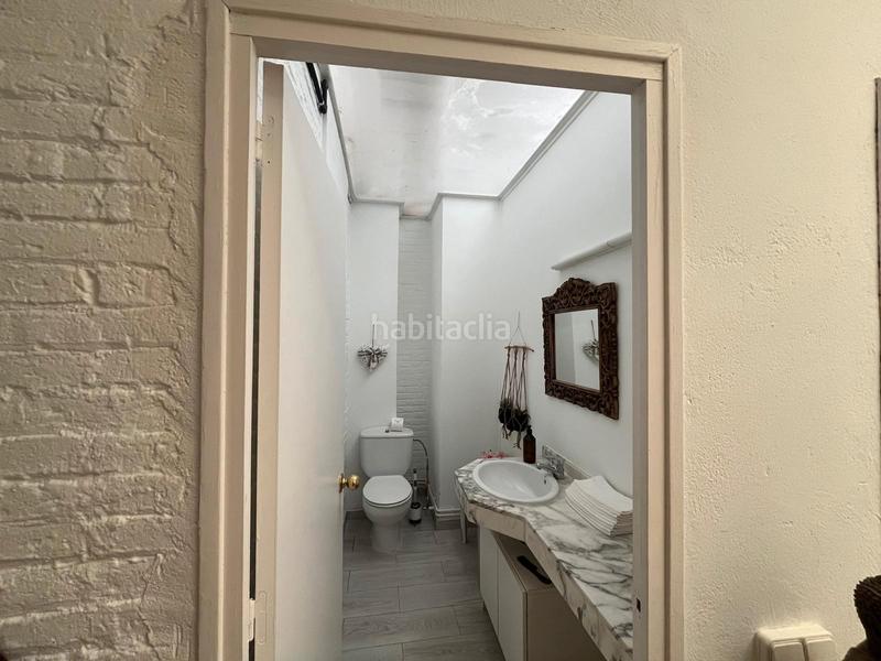 Foto c6dbcdd8-1cf9-441a-a50d-db2856176ab2. Pas-de-porte local commercial avec chauffage dans Sants-Badal Barcelona